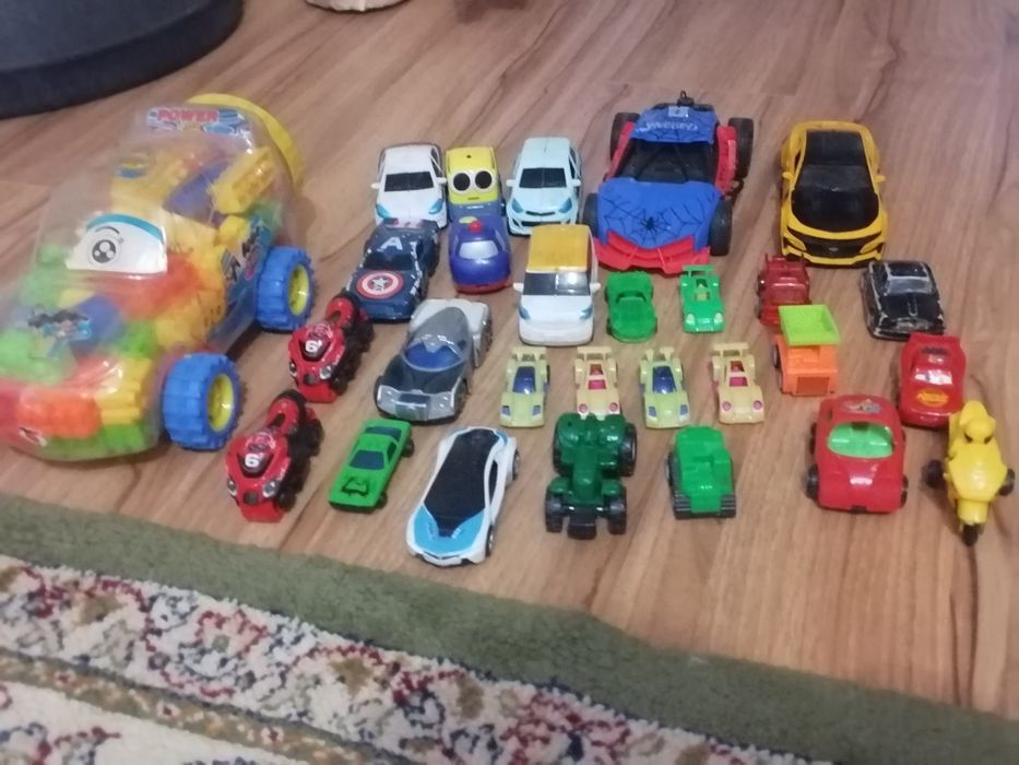 Разные игрушки в отличном состояний