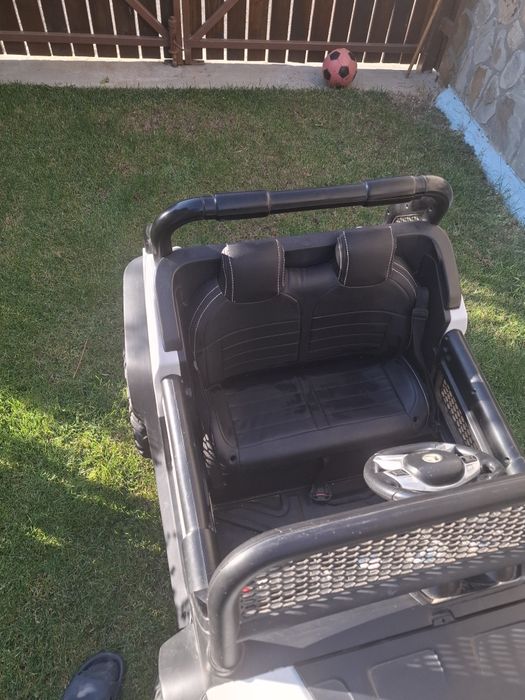 Mașinuță electrică Mercedes pentru copii – folosită, funcțională