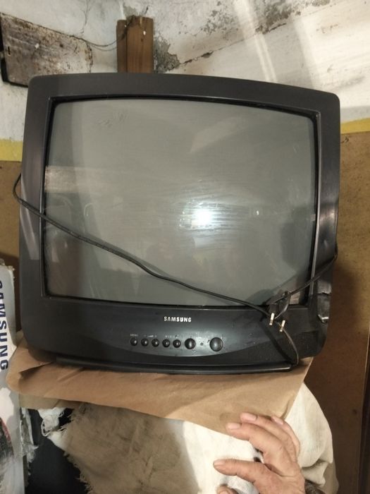 Продам телевизор самсунг
