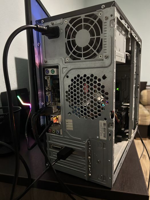 Настолен компютър – Xeon / 8GB RAM / 256GB SSD / GT 1030