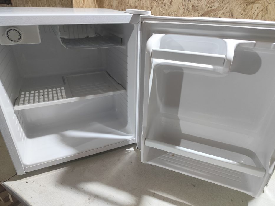 Продам маленький холодильник