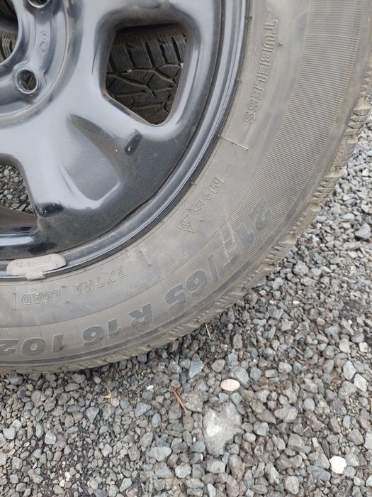 Vând jante + cauciucuri iarna