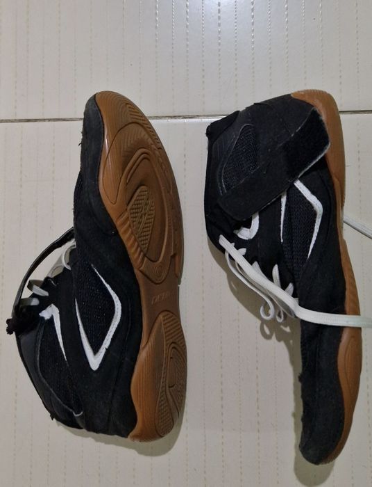 Спортивная  обувь