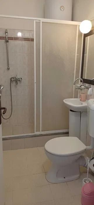 Дава се под наем Тристаен апартамент в Варна, Червен площад - 66 кв.м за 600 € - Снимка #12