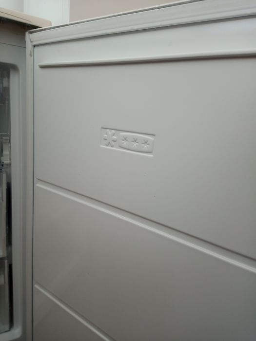 Хладилник-Фризер малък