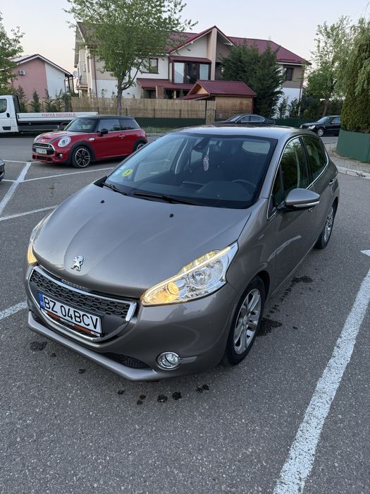 Peugeot 208 1.6i