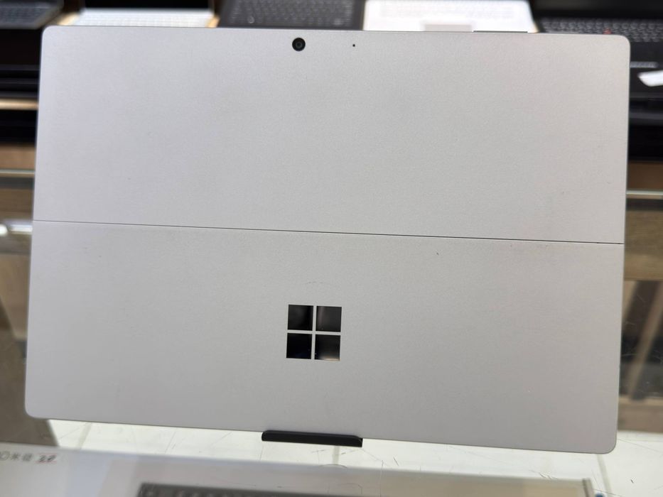 MICROSOFT SURFACE PRO 7
• Экран 12.5 2.5K ips Сенсорный
• Intel CORE i