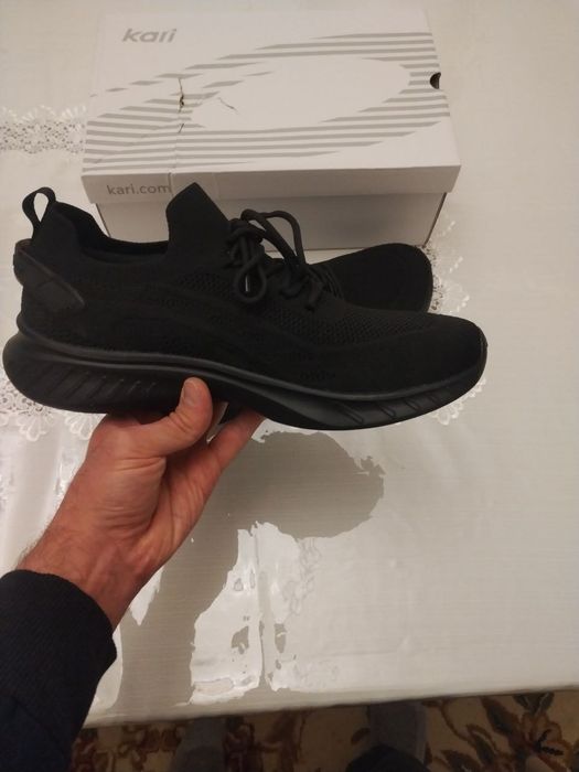 Кроссовки новый размер 43