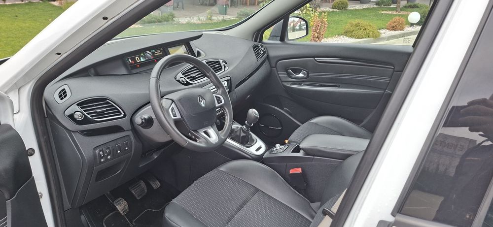 ~Renault Grand Scenic~7 locuri~An 2011~Motor 1,6 dci ~Euro5~Navigație