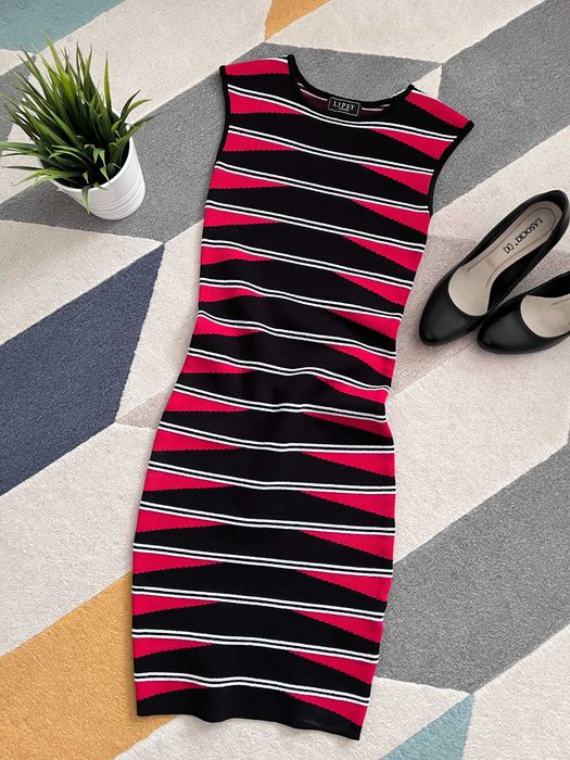 Бандажна рокля Lipsy London, размер S