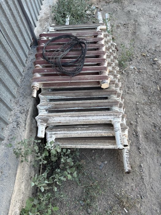 Продам чугунные батареи