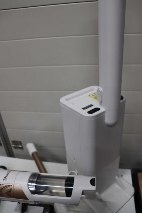 Безжична прахосмукачка Shark Detect Clean&Empty, мощна всмукателна мощност с технология DirtDetect, самоизпразваща се,2л базова станция, 60мин работа