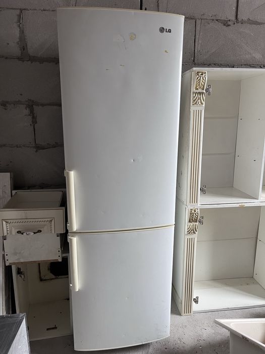 Продам Холодилник LG
