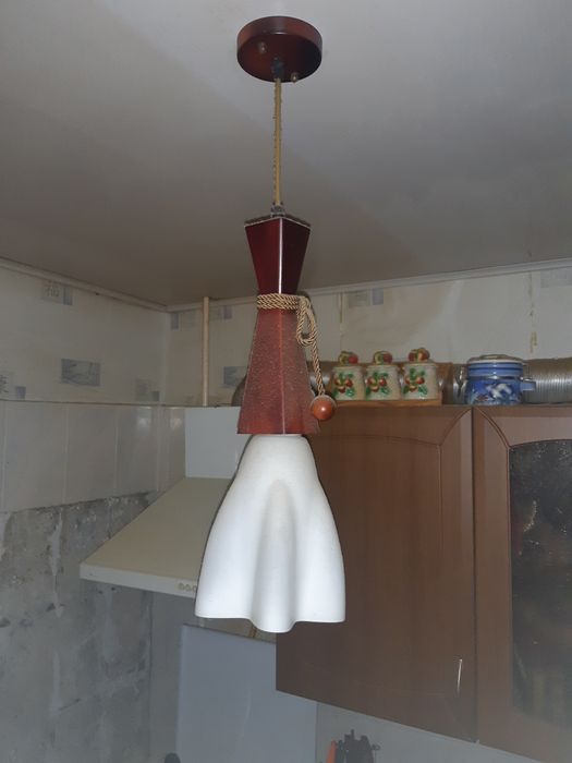 Люстры, одна и трёх рожковые