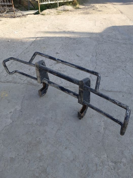 Кенгурятник на Ниву