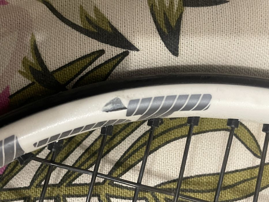 теннисная ракетка