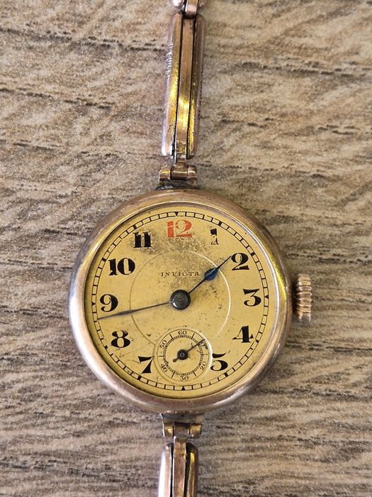 Антични дамски механични часовници