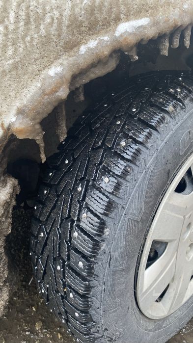 ПРОДАМ зимние резины P14