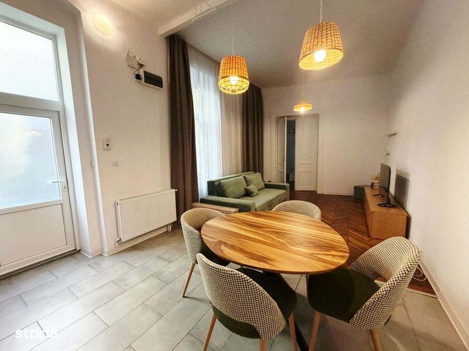 Apartament 2 camere la parter, centrală proprie - Bulevardul Decebal