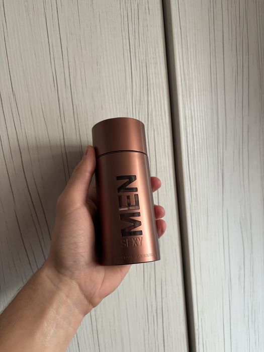 мъжки парфюм Carolina Hererra 212 sexy