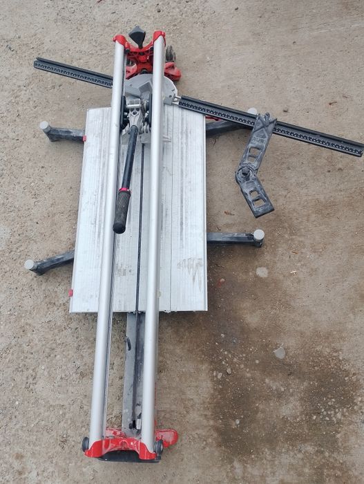 Se vinde mașină de tăiat Ruby 100cm