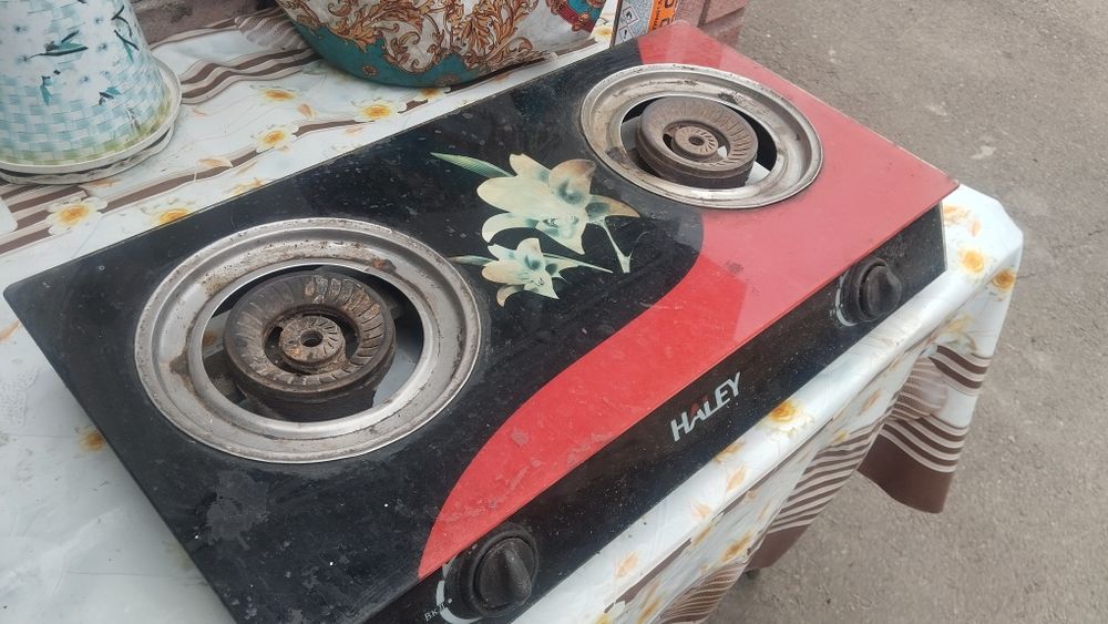 Продам газ плиту