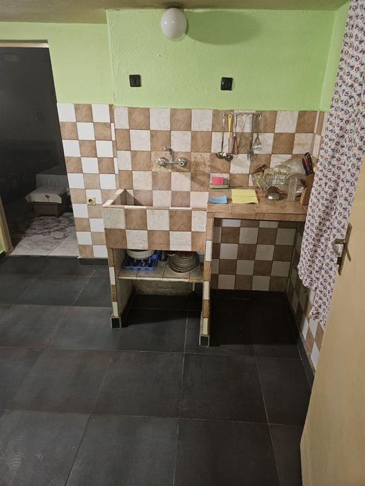 Дава се под наем Етаж от къща в Варна, Трошево - 65 кв.м за 368.73 € - Снимка #4