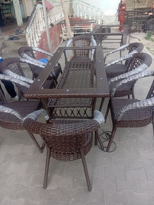 Optim arzon narxlarda sifatli ratan stol sutularini tafsiya etamiz