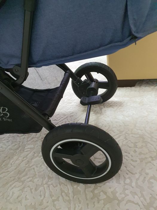 Детская прогулочная коляска