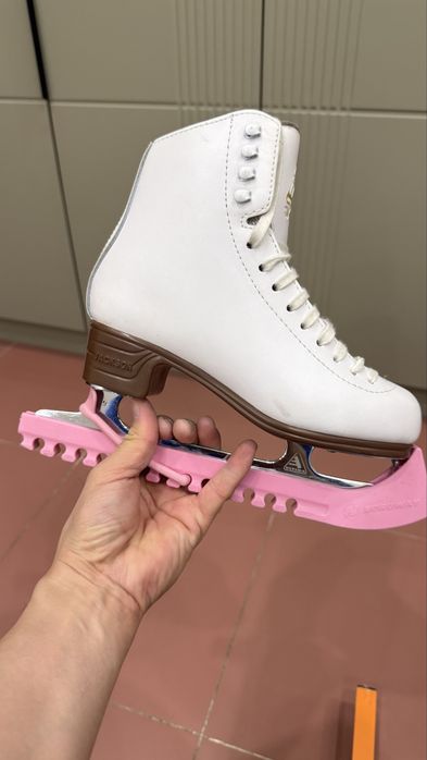 Коньки размер 35