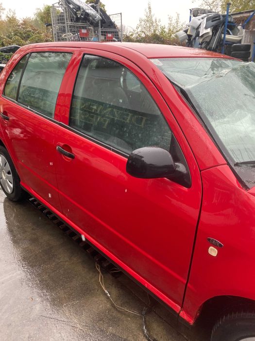 dezmembrez skoda fabia 1 cod motor AZF/usa fata/hayon fabia 1/oglinzi