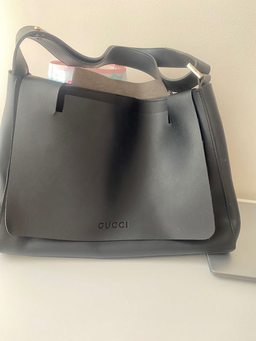 Дамска чанта cucci естествена кожа! Слагана броени пъти.