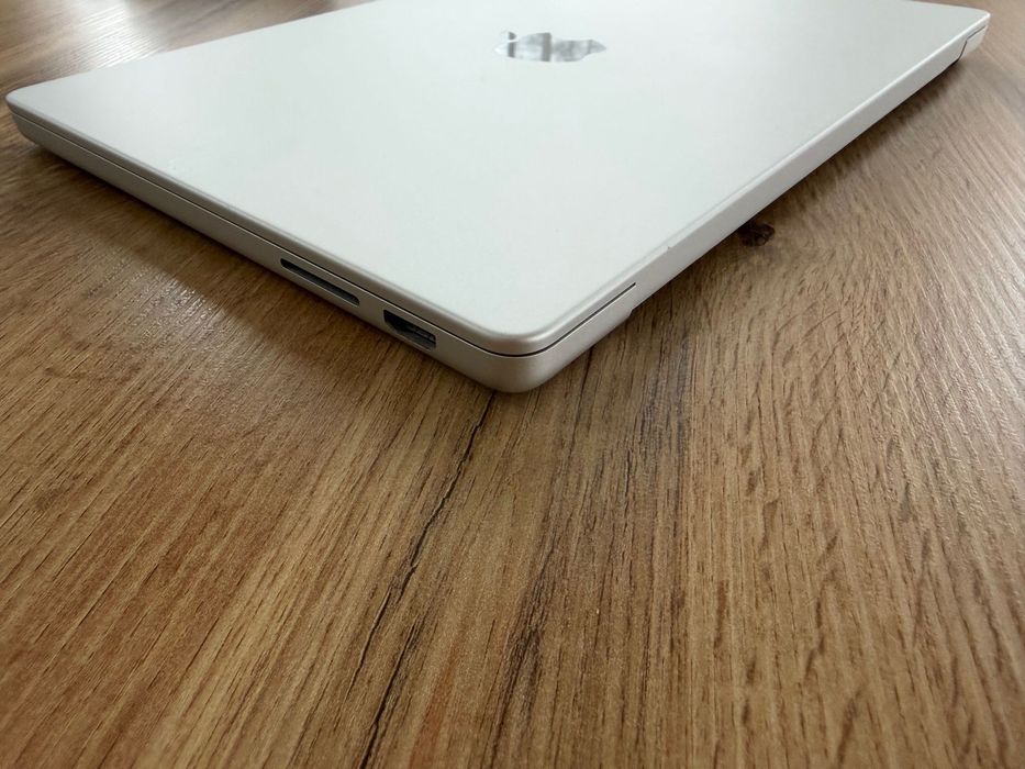 MacBook Pro 14" M3 8-CPU, 10-GPU, 8GB RAM, 1TB SSD