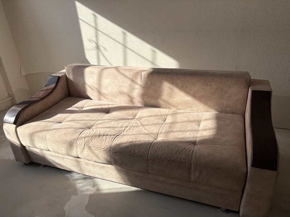 Диван велюр бежевый