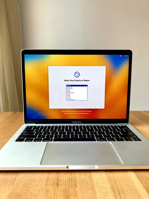 MacBook Pro 13” (2017) – i5, 128GB, macOS Ventura, оригинална кутия