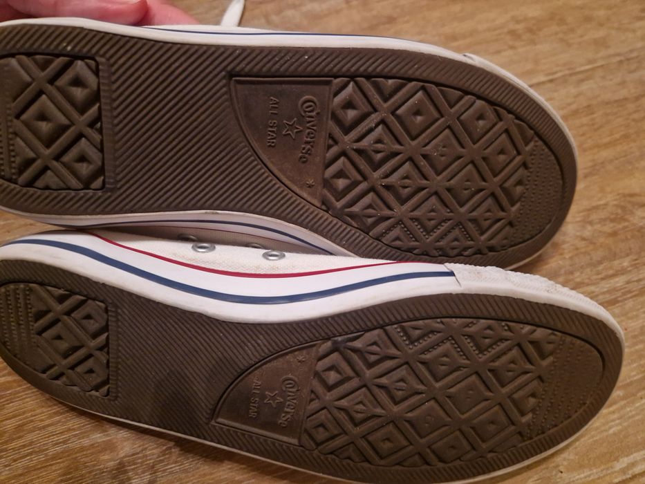 vand tenisi Converse marimea 37, aproape noi