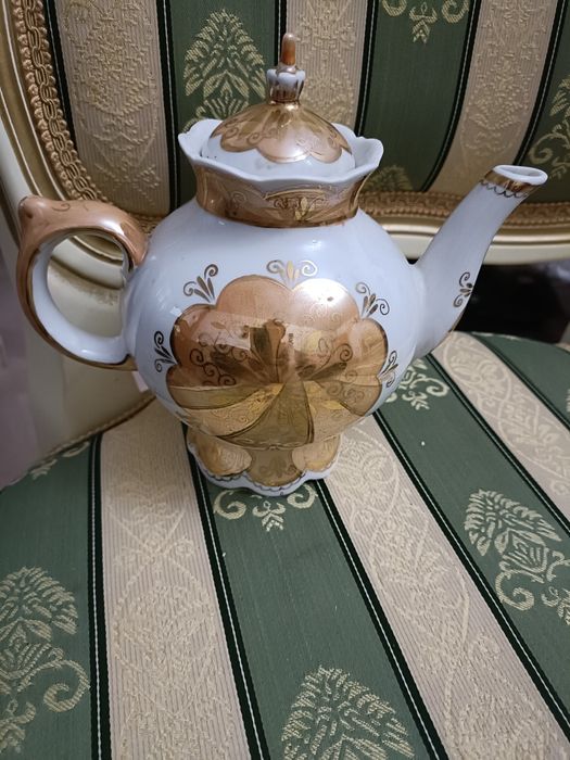 Заварной   чайник золотой