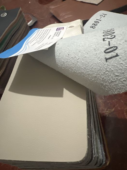 Отличный материал заменитель кожи очень приятная и мягкая!