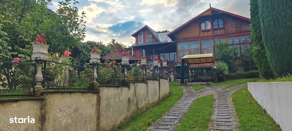 Casa + curte | Campulung Muscel | Central | 5 camere | teren 235 mp