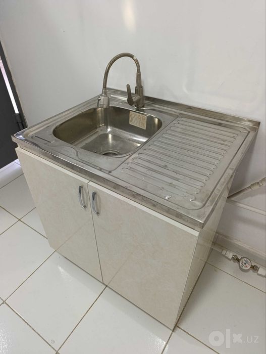 Кухонная мойка с тумбой и смесителем 80×60×83 см