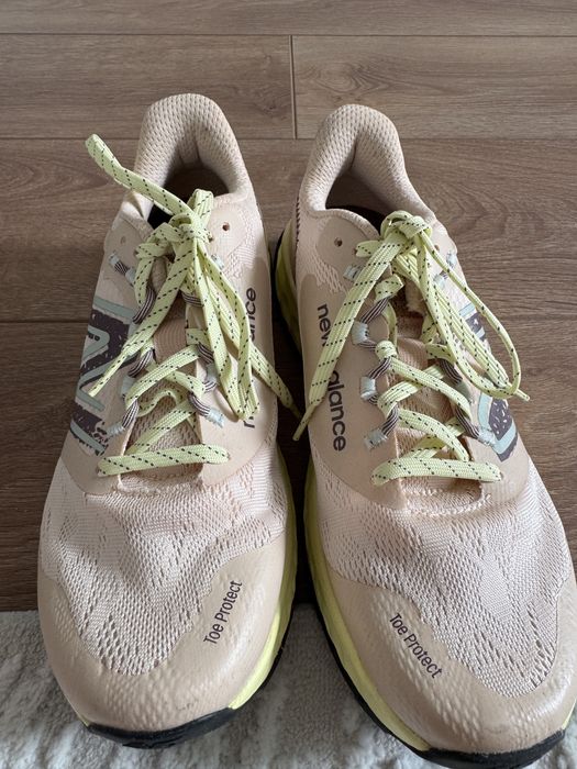 Adidasi New balance 40