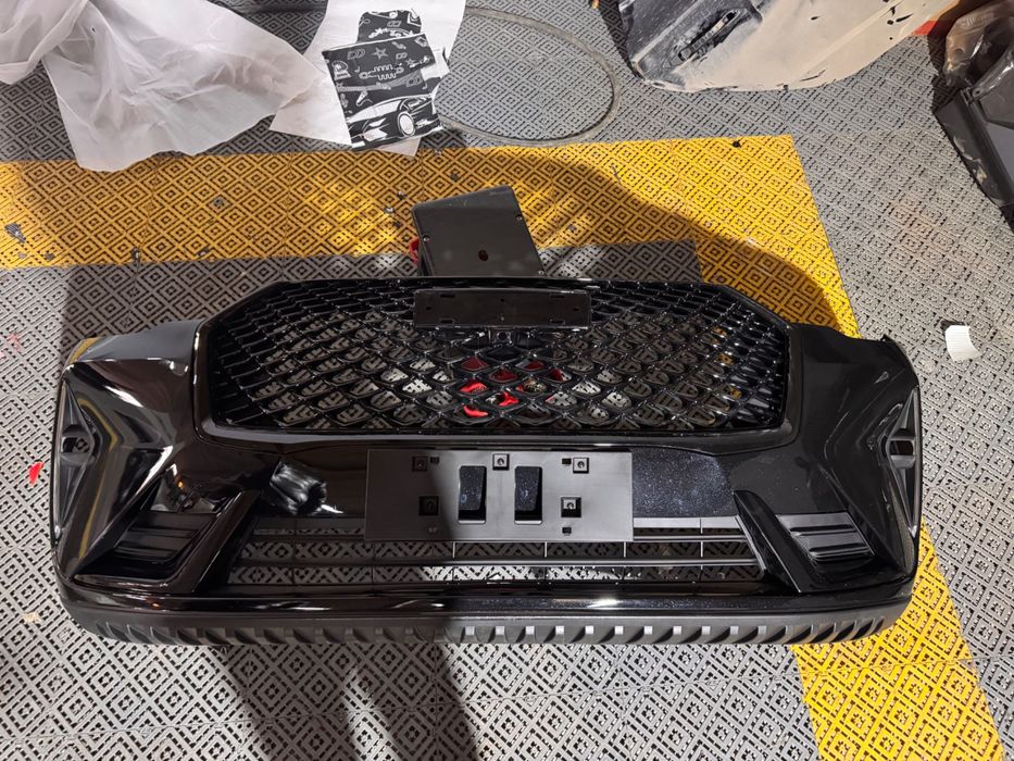 Передний бампер черный Haval H6