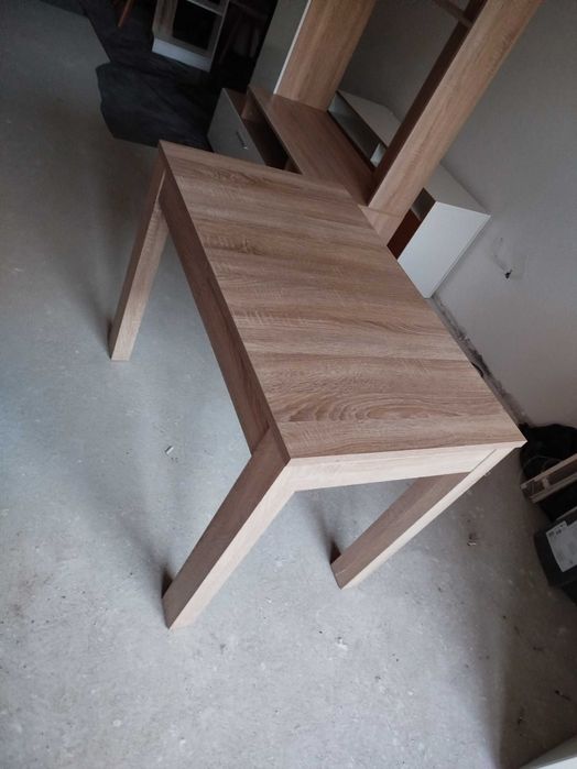 Пълно бзавеждане: хладилник, канапе, маса+4 стола, TV-шкаф+скрин+шкаф