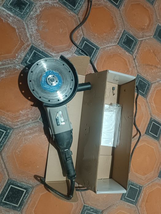 Продается болгарка размер 180