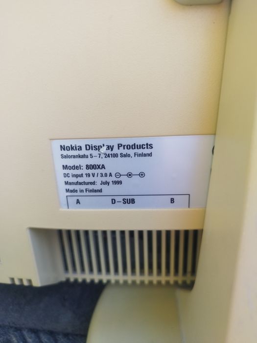 Монитори  различни размери