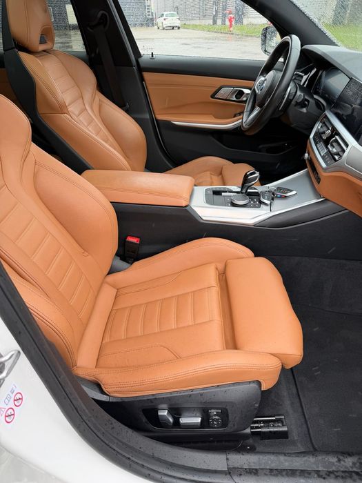 BMW 320 E/Pachet M Plug-in Hybrid 204 C.P./Neon/Panoramic/ Virtual/