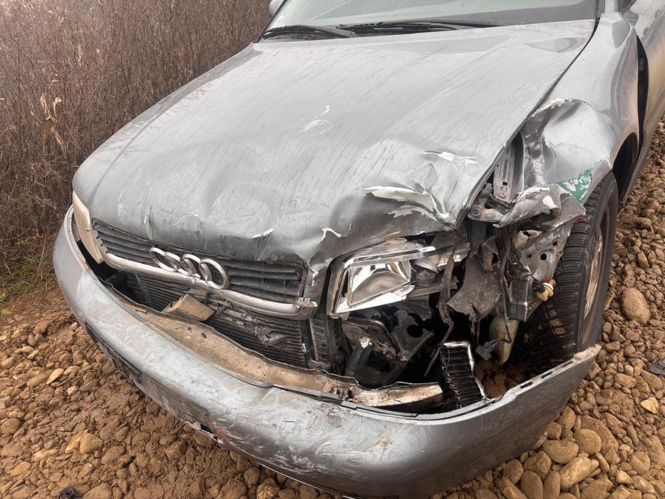 500€ audi a4 2001 Motor functinabil/Avariat