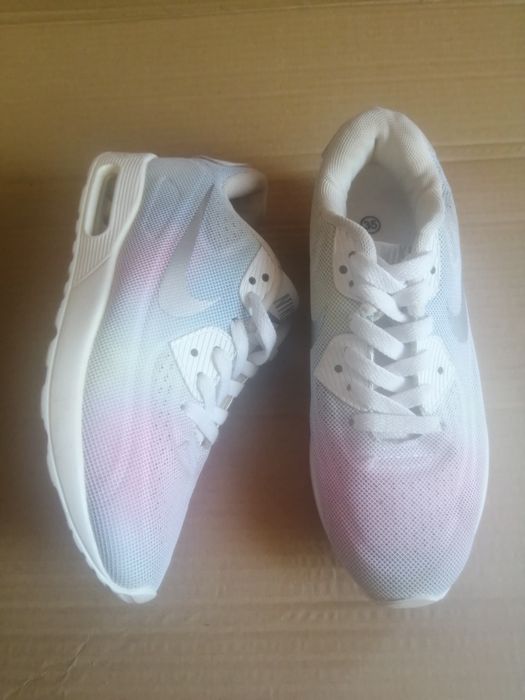 Дамски маратонки, маркови.номер 35.