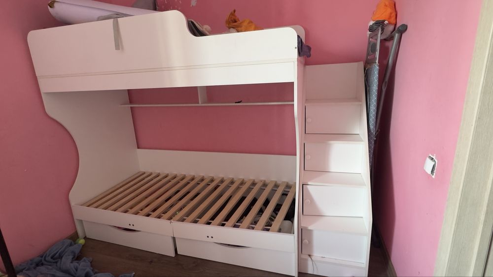 Продам кровать двухъярусную