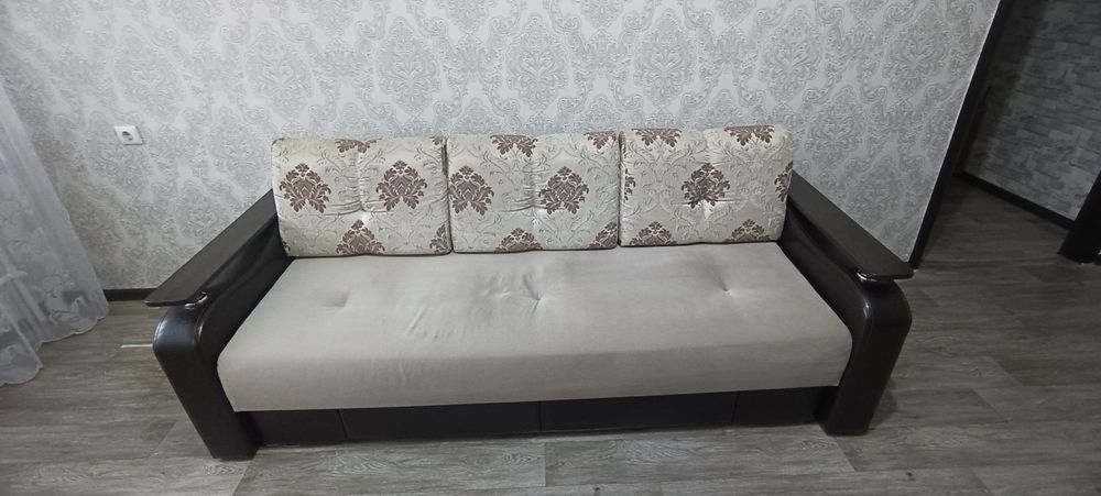 Продам Диван в Хорошем Состоянии